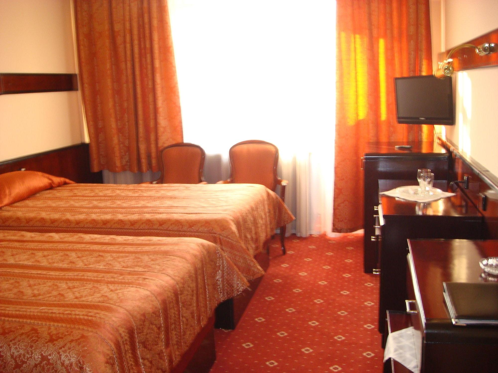 Otrar Hotel Almaty Esterno foto